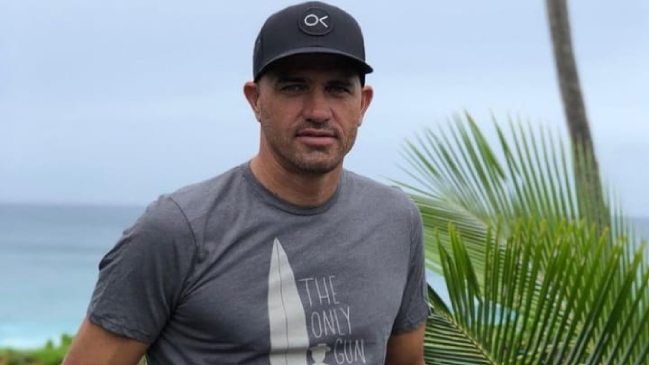 Campeón mundial de surf y antivacunas defendió a Novak Djokovic