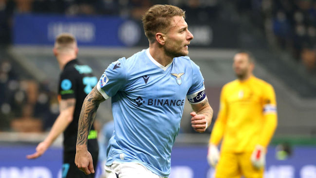 Ciro Inmobile aprovechó los errores defensivos de Inter y emparejó la cuenta para Lazio