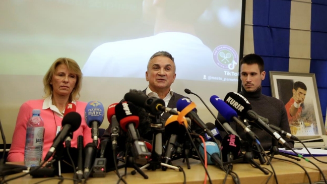 Familia de Djokovic denunció “tortura” sufrida por el tenista en Australia