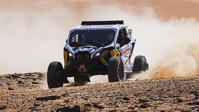 “Chaleco” López cerró una nueva etapa como líder del Dakar