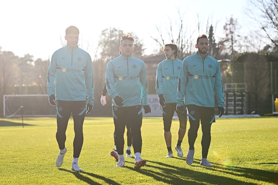 Alexis y Arturo Vidal se preparan junto a Inter para la Supercopa contra Juventus