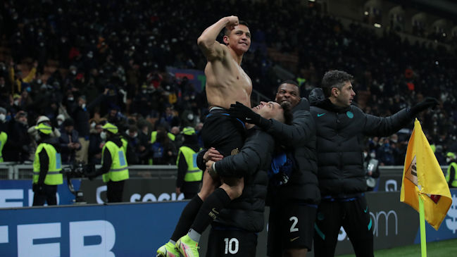 Inter doblegó en el alargue a Juventus gracias a un heroico Alexis y se coronó en la Supercopa de Italia