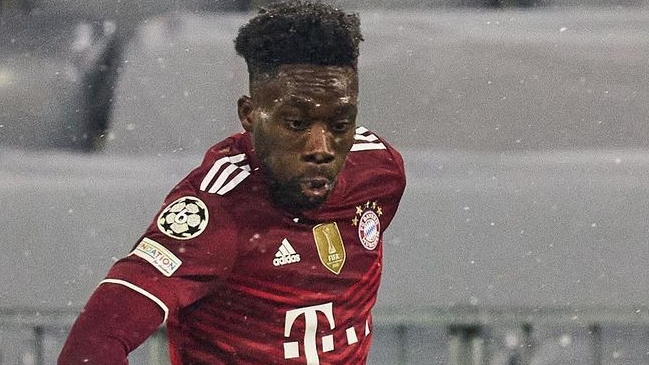 Alphonso Davies será baja debido a inflamación del miocardio tras contraer coronavirus