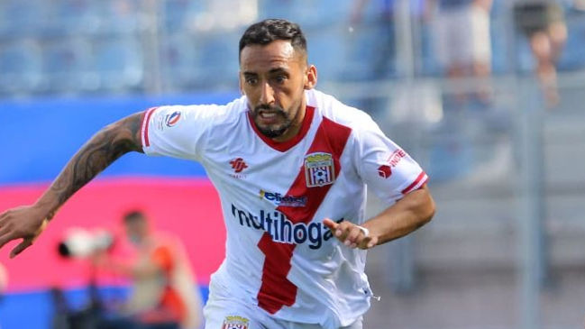 Ronald de la Fuente renovó su vínculo con Curicó Unido hasta 2023