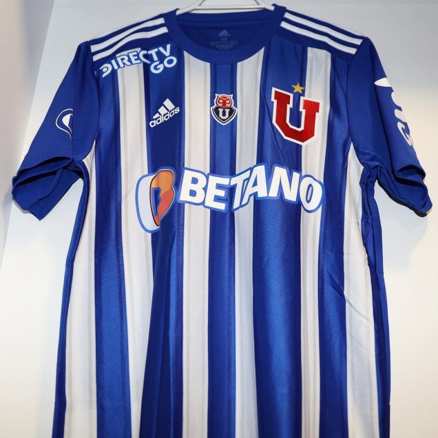 Universidad de Chile confirmó que utilizará su nueva camiseta “albiazul” ante Colo Colo