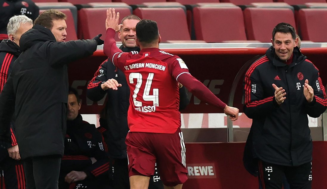 ¡Descomunal! Lewandowski alcanzó 300 goles en la Bundesliga con un triplete a Colonia