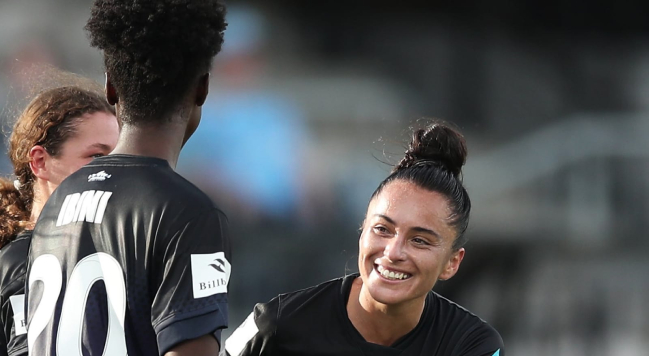 ¡Se llevó el balón! María José Rojas anotó un triplete en goleada de Sydney FC a Canberra United