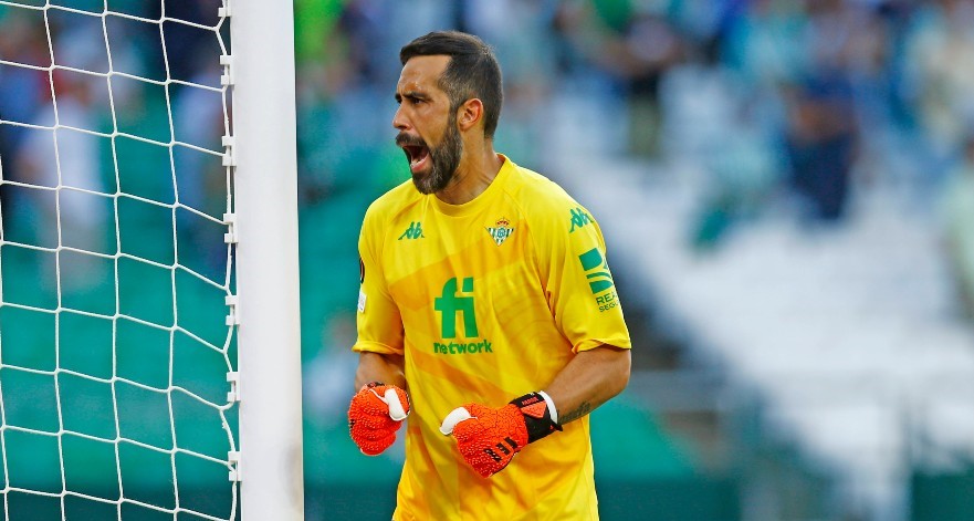 Claudio Bravo retornó a la titularidad en goleada de Real Betis a Alavés