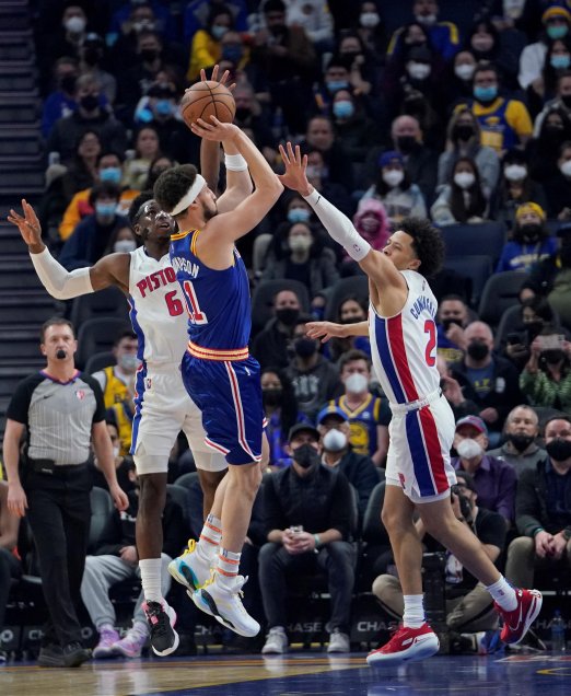 Klay Thompson lideró la sólida victoria de los Warriors ante Pistons