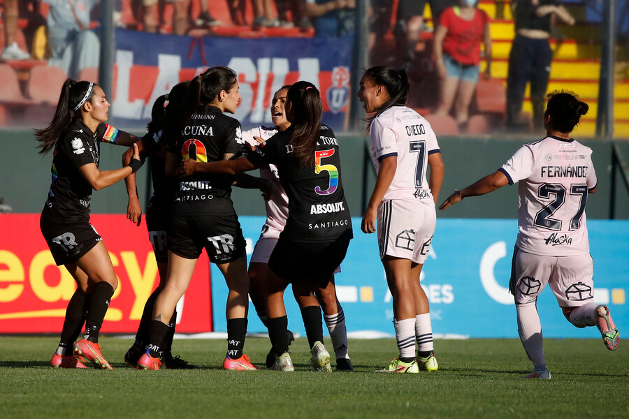 Comisión de Educación y Cultura del Senado aprobó proyecto para profesionalizar el fútbol femenino