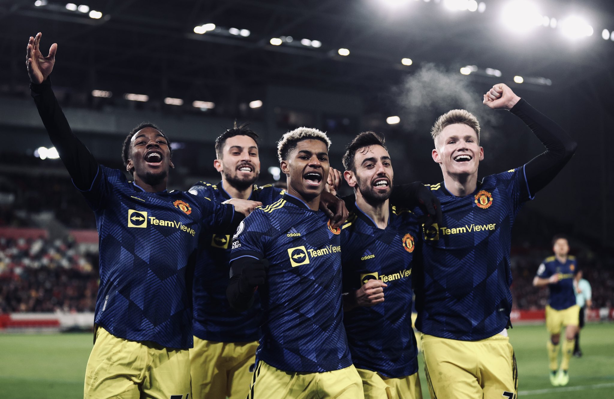 Manchester United celebró ante Brentford con golazos de Elanga, Greenwood y Rashford