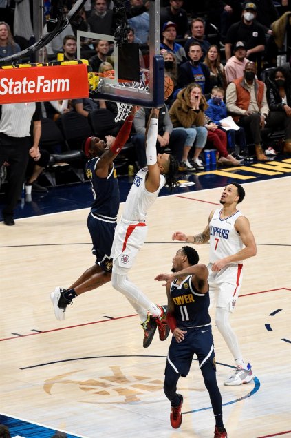 Nikola Jokic lució su mejor repertorio en sufrido triunfo de Denver ante Clippers