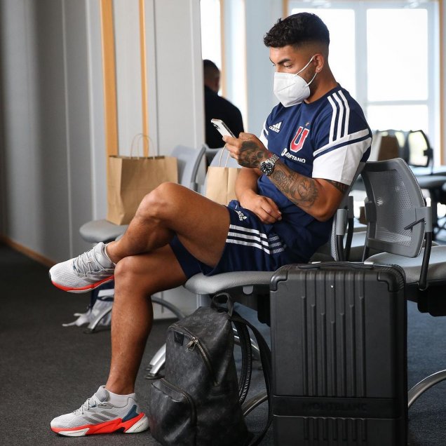 Plantel de Universidad de Chile viajó a Argentina para afrontar su duelo con Boca Juniors