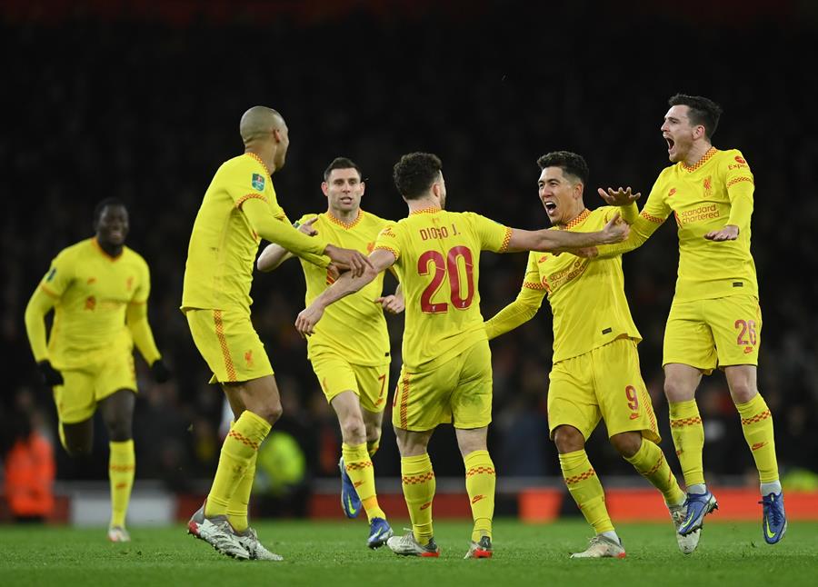 Liverpool derribó a Arsenal y se instaló en la final de la Copa de la Liga inglesa