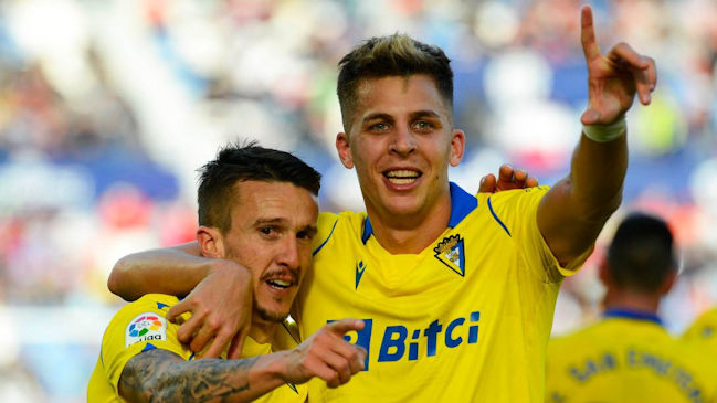 Tomás Alarcón volvió a la acción en triunfo a domicilio de Cádiz sobre Levante