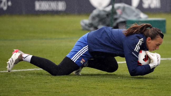 Christiane Endler estrenó su premio “The Best” en agónica victoria de Olympique de Lyon