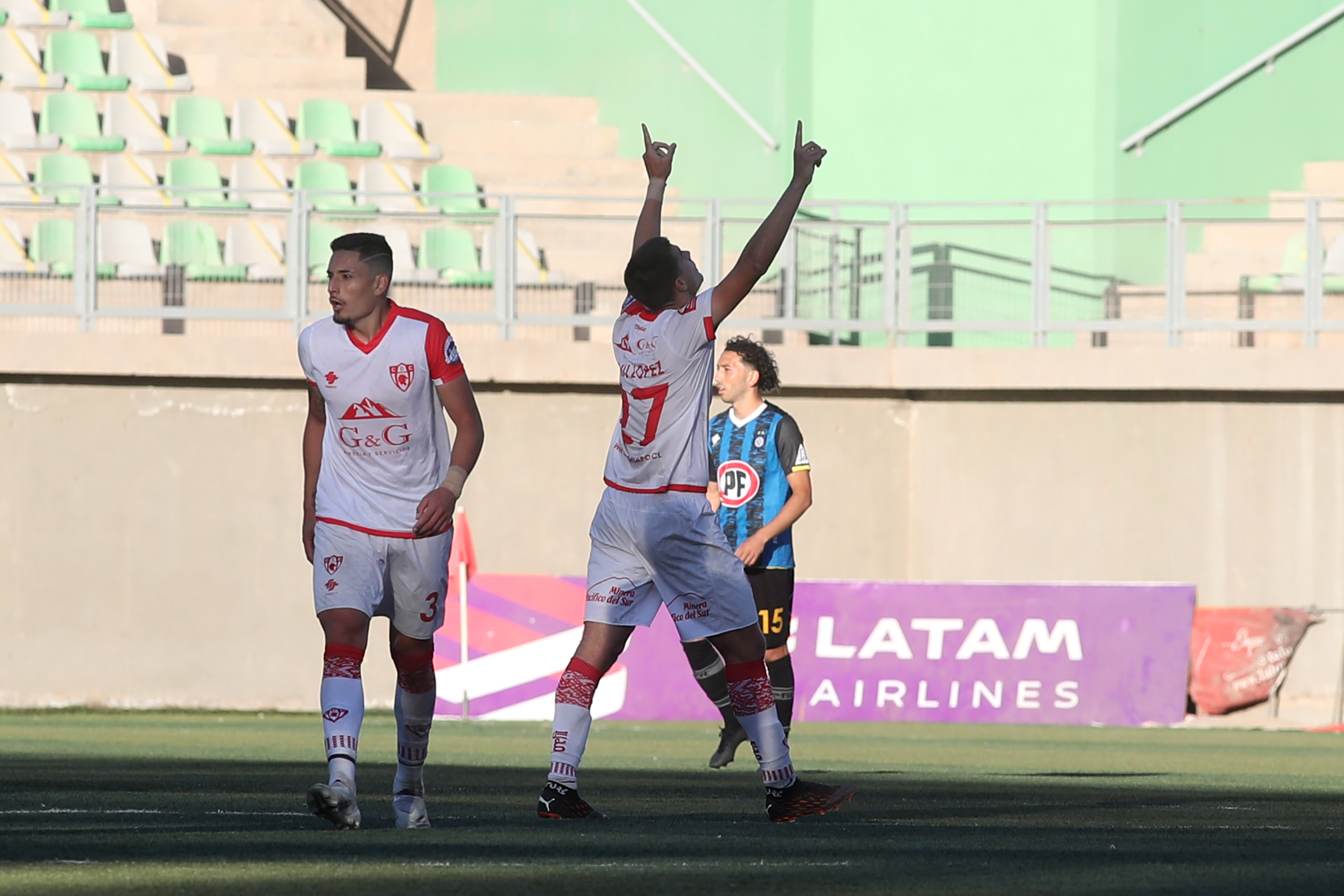Manuel López recortó distancia para Copiapó ante Huachipato y dejó abierta la llave de la Promoción
