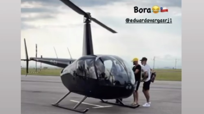 Eduardo Vargas emprendió rumbo a Chile para sumarse a La Roja