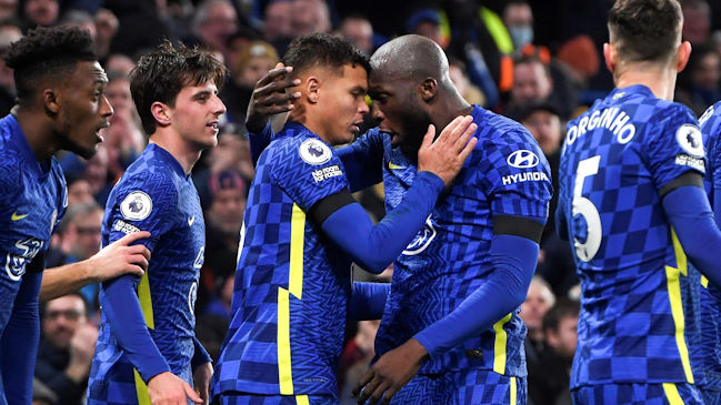 Chelsea se impuso a Tottenham en el clásico londinense y se reenganchó en la Premier