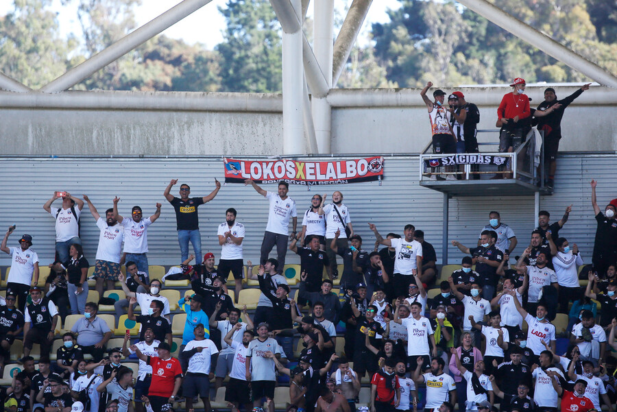 ¡Vergonzoso! Enfrentamientos entre barristas de Colo Colo y la UC empañaron la Supercopa