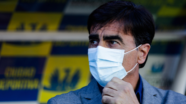 Quinteros expresó su “felicidad” por la Supercopa e insistió que quiere un refuerzo más en ofensiva