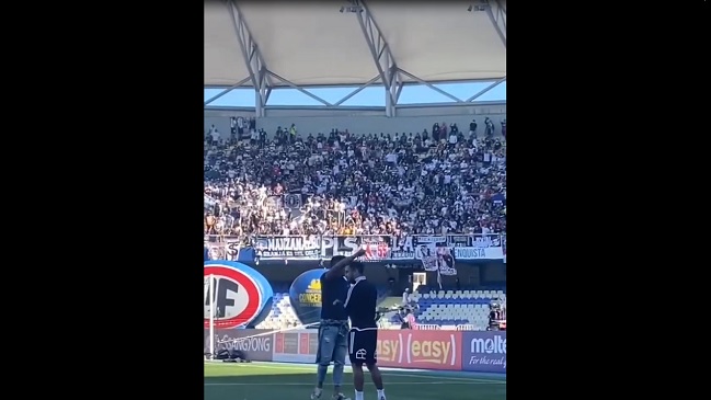 Hinchada de Colo Colo realizó un homenaje de despedida a Javier Parraguez