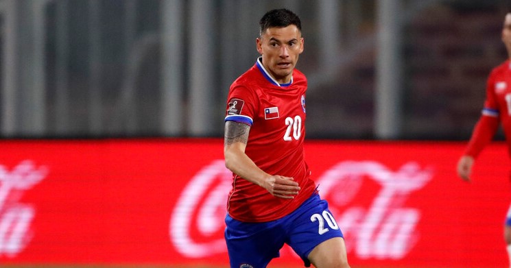 Lasarte: Hay optimismo porque hemos visto bien a Charles Aránguiz, pero su titularidad no está decidida