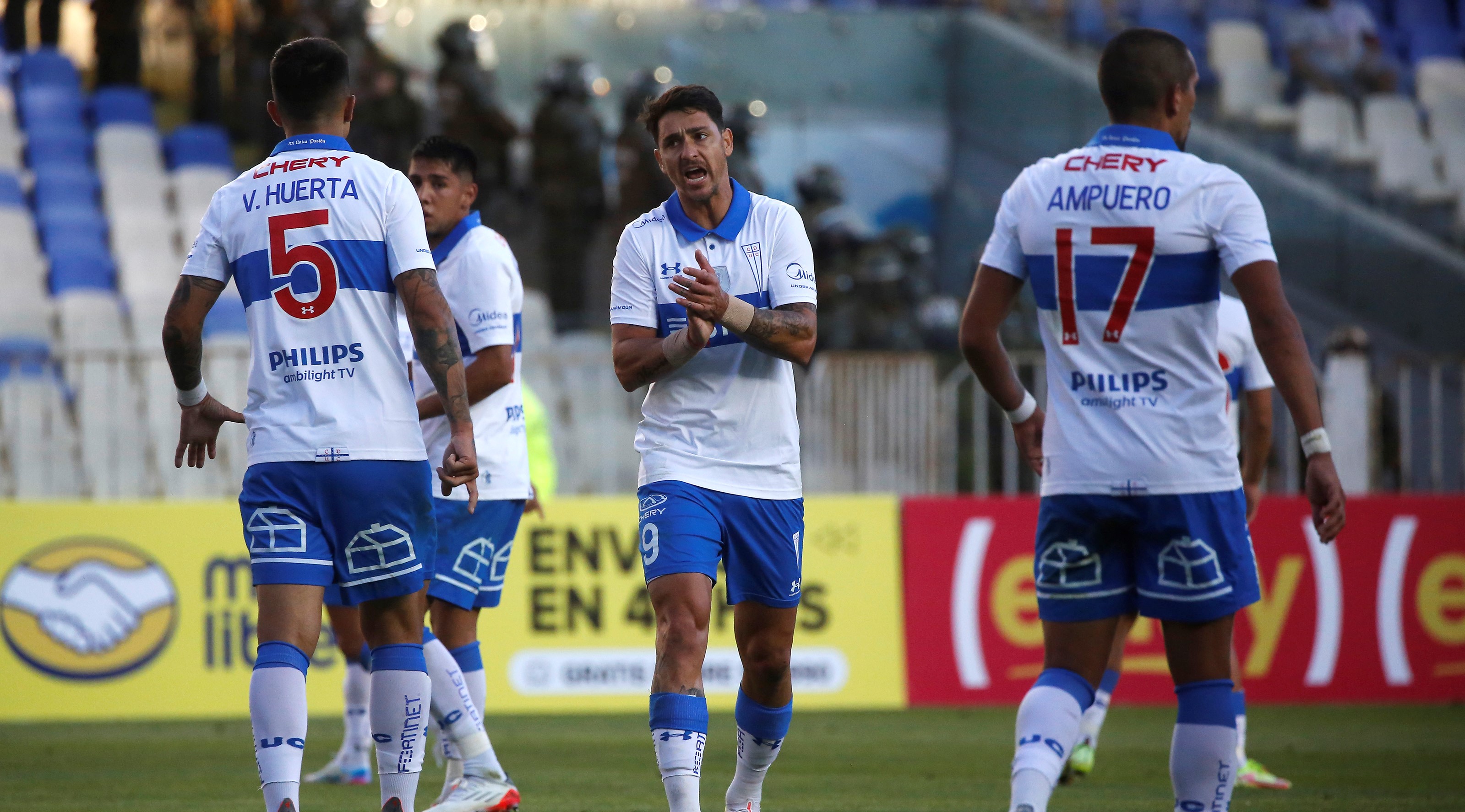 La remodelación de San Carlos se aplazó y la UC alcanzará a jugar los dos clásicos en casa