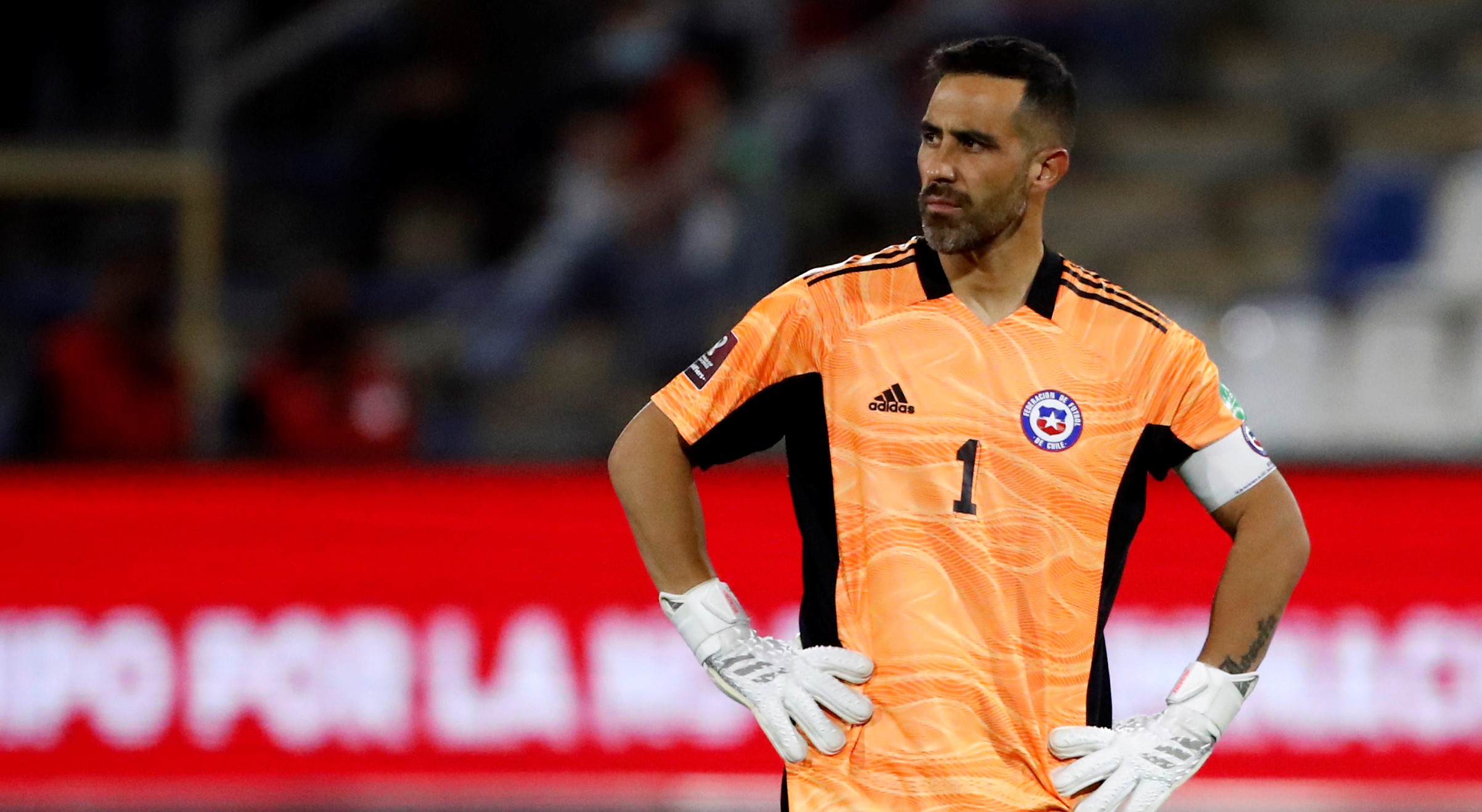 Los jugadores de La Roja que arriesgan perderse el duelo con Bolivia por suspensión