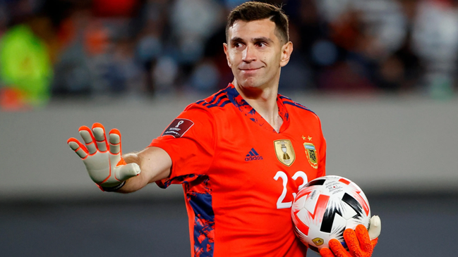 Iván Zamorano sobre “Dibu” Martínez: Está un poquito subido en redes, hay que bajarle los ánimos