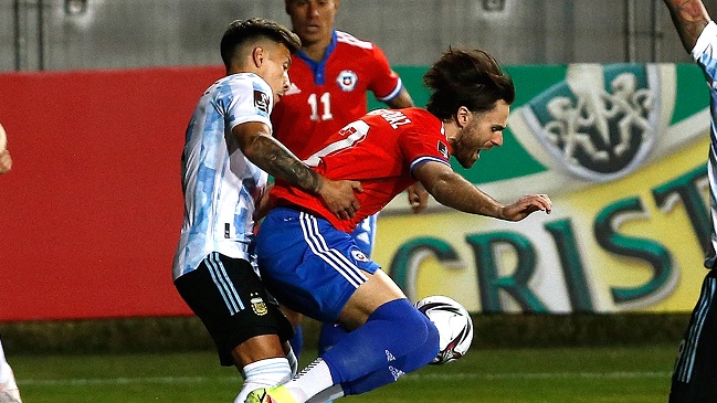 Ben Brereton marcó la igualdad para Chile con un soberbio cabezazo