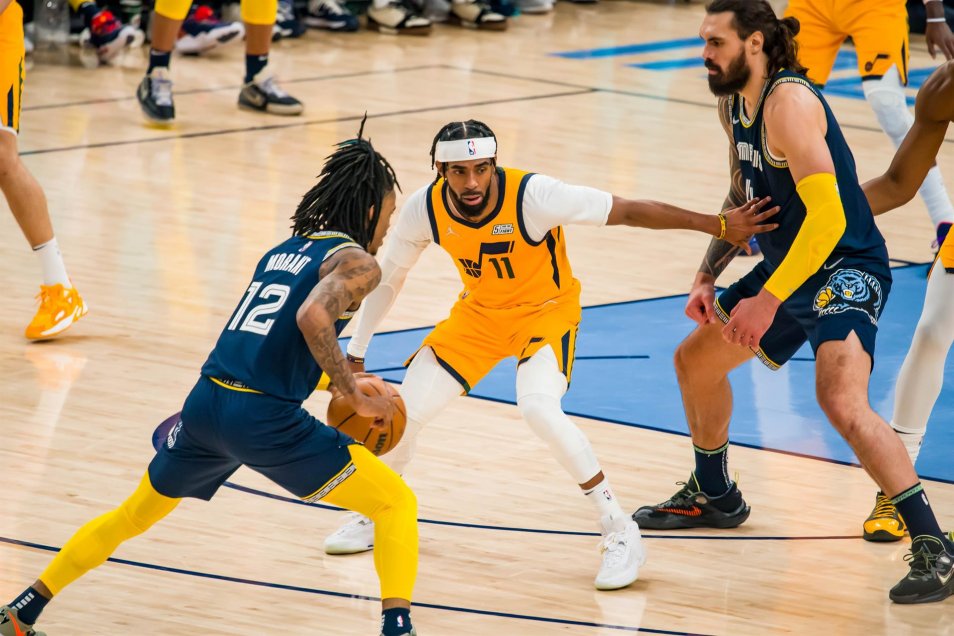 Ja Morant hizo valer su condición de estrella y lideró triunfo de Memphis ante Utah