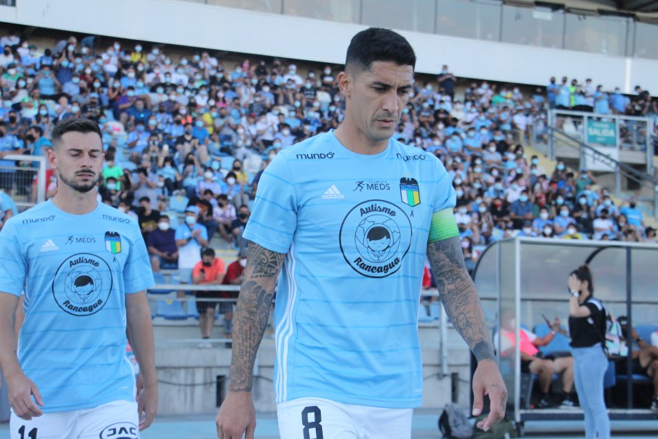O’Higgins presentó inédita camiseta con campaña para “Agrupación Autismo Rancagua”