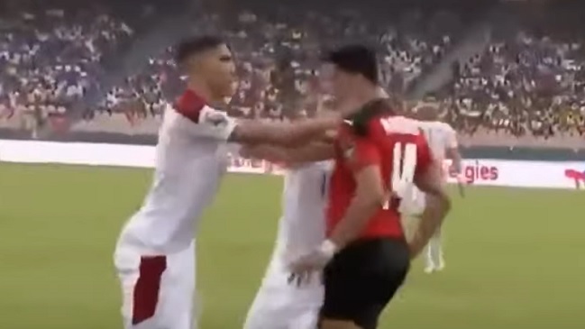 La tensa pelea entre Achraf Hakimi y Mohamed en duelo de Marruecos y Egipto