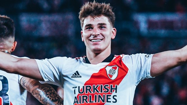 Manchester City confirmó fichaje del atacante argentino Julián Alvarez