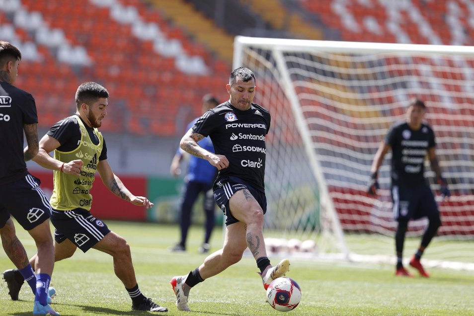 La Roja entrenó por última vez en Calama antes de viajar a La Paz