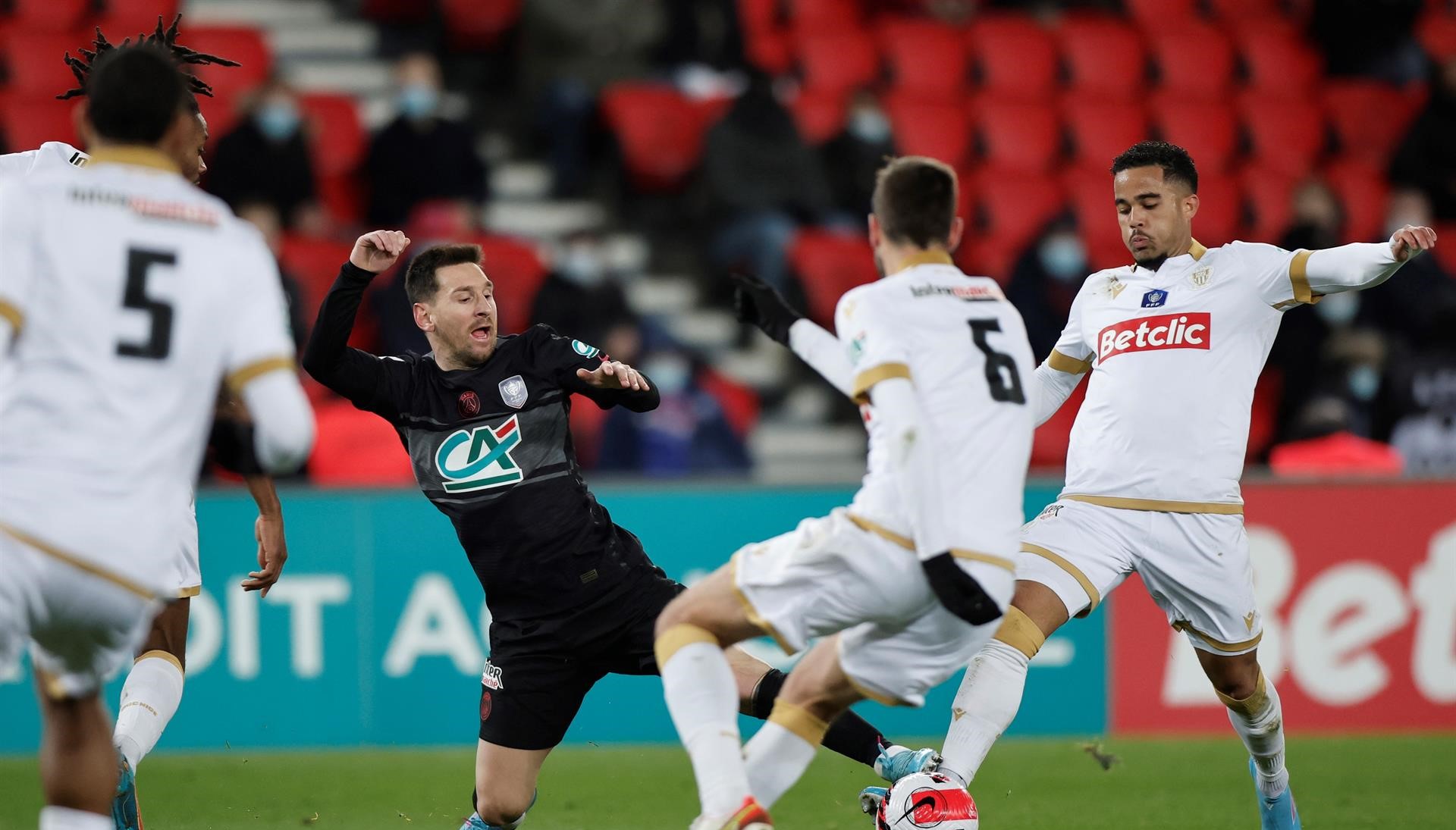 Niza amargó a Messi y Mbappé al eliminar en los penales a PSG en la Copa de Francia