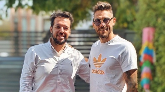 Joaquín Larrivey inició el viaje para sumarse a su nuevo club en Italia