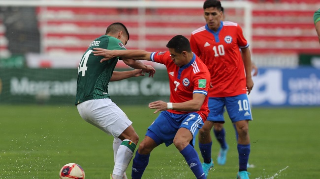 Alexis Sánchez rompió el cero en La Paz con un golazo de tiro libre