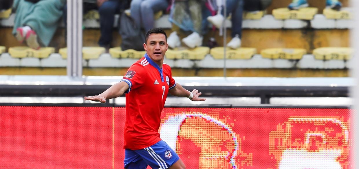 Alexis Sánchez se llenó de gambetas y anotó el tercero para Chile ante Bolivia en La Paz