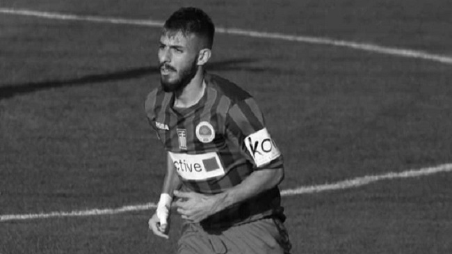 Futbolista de 21 años murió por un paro cardíaco en plena cancha