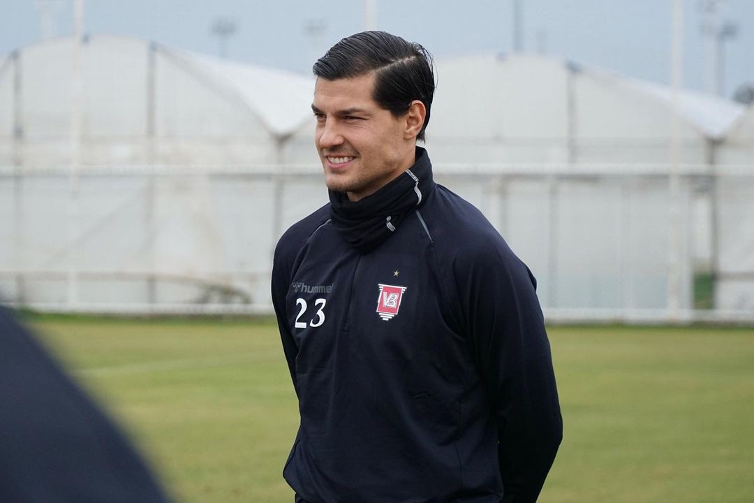 Miiko Albornoz fue confirmado como refuerzo de Vejle Boldklub de Dinamarca