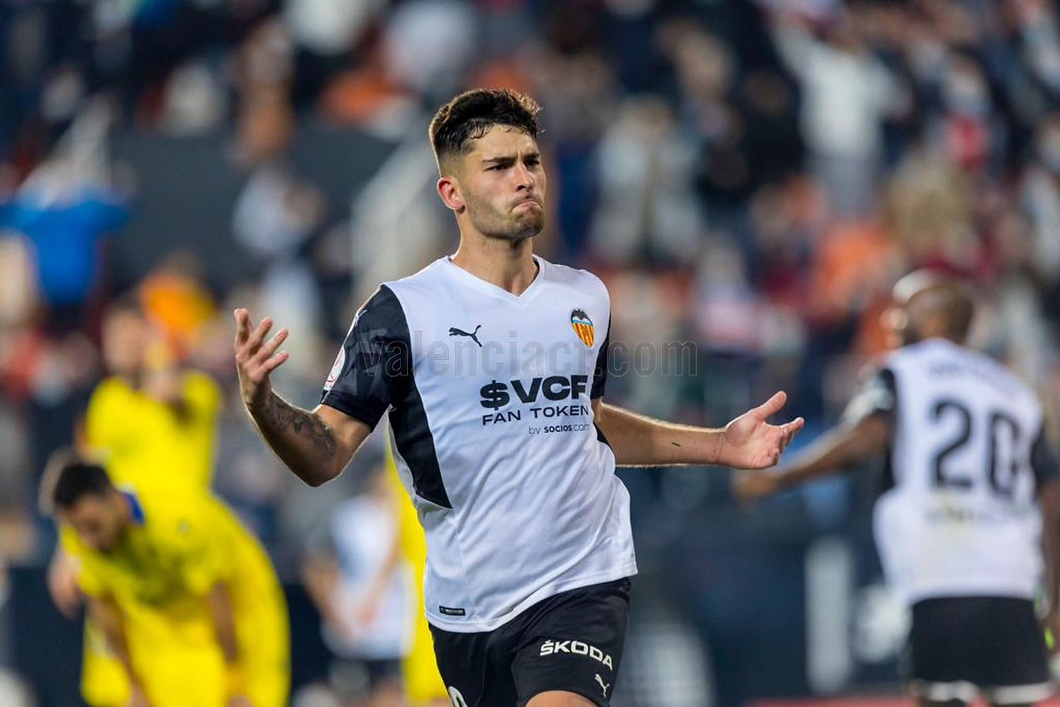 Cádiz de Tomás Alarcón tropezó ante Valencia y se despidió de la Copa del Rey