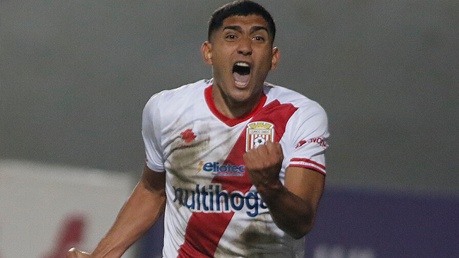 Everton oficializó la contratación de Adrián Sánchez