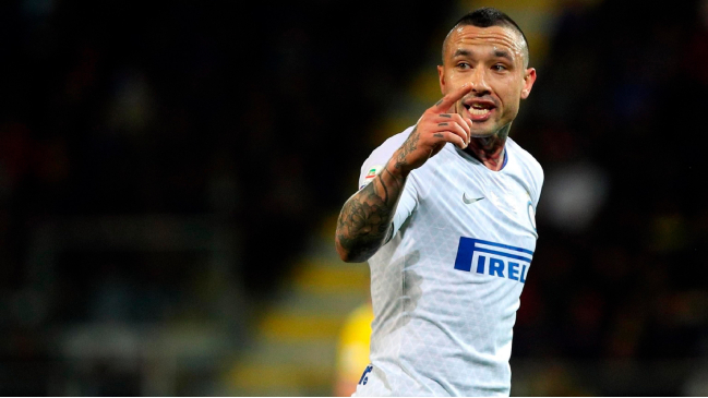 Nainggolan: “Si uno llega tarde, bebe y fuma un cigarrillo, en mi opinión, no hace cosas malas”