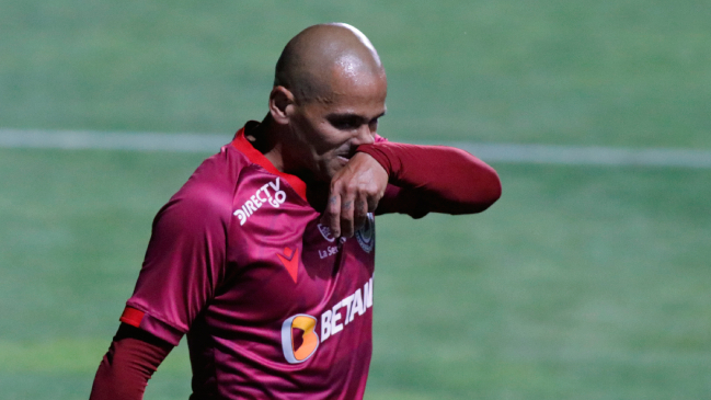 ¡Se enojó! Humberto Suazo se molestó con lujo de Fabián Hormazábal