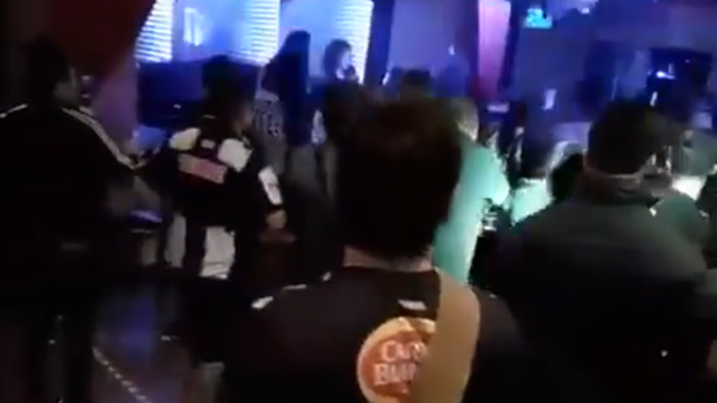 Hinchas de Monterrey protagonizaron pelea en un bar de Abu Dabi en la previa del debut en el Mundial de Clubes