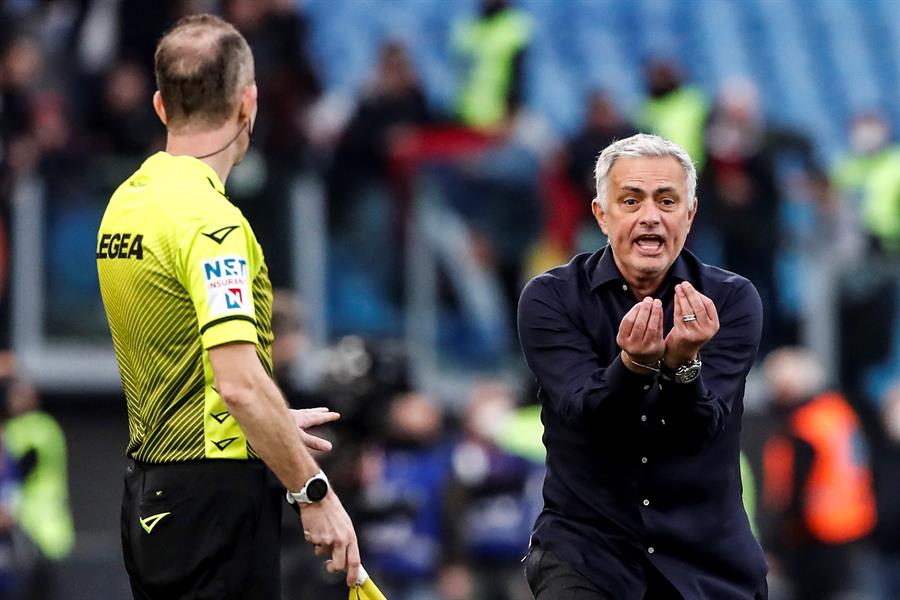 Jose Mourinho estalló contra el VAR en Italia: “El fútbol es otro deporte”