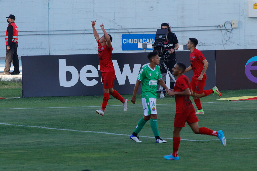 Ñublense remontó ante Audax Italiano para iniciar con el pie derecho el Campeonato Nacional 2022