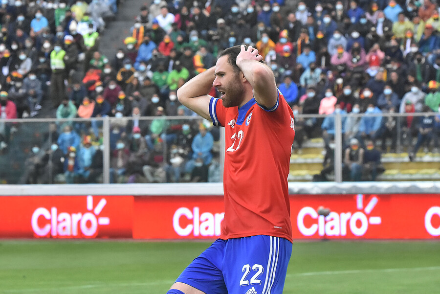 DT de Blackburn y un mensaje a la Roja: Tengo que proteger a Ben Brereton, no es un robot